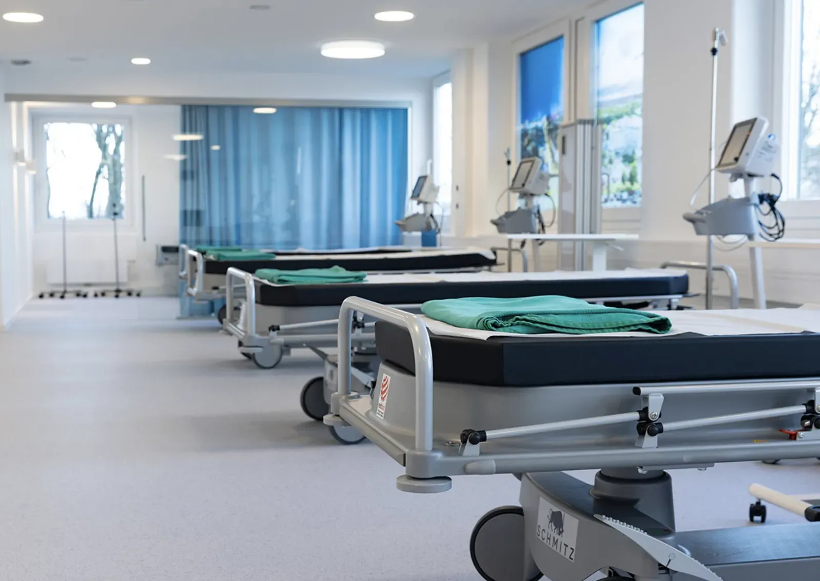 Recovery room with loungers and monitoring equipment