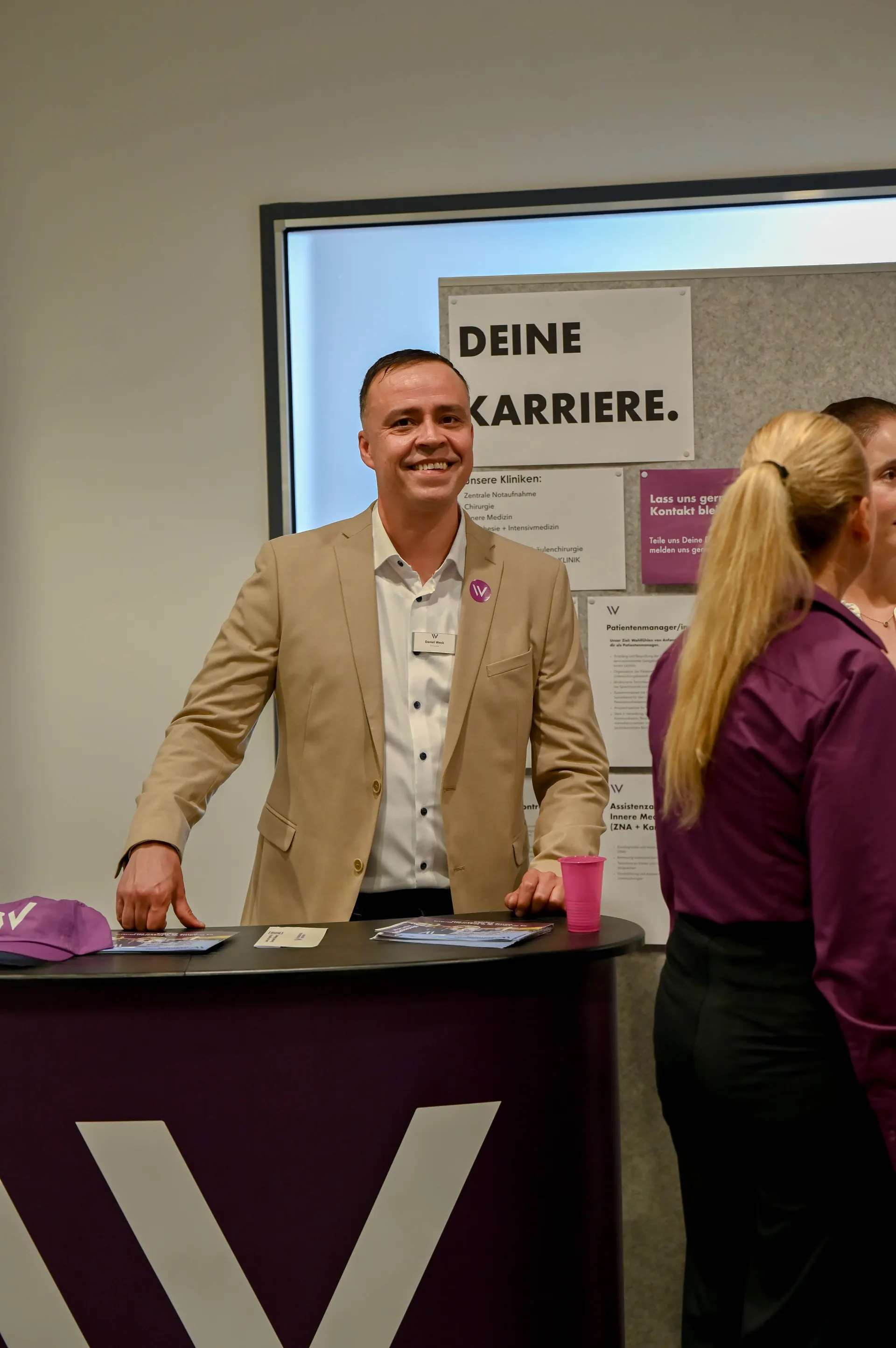 Mitarbeiter von Weight Doctors® am Stand „Deine Karriere“ beim Tag der offenen Tür