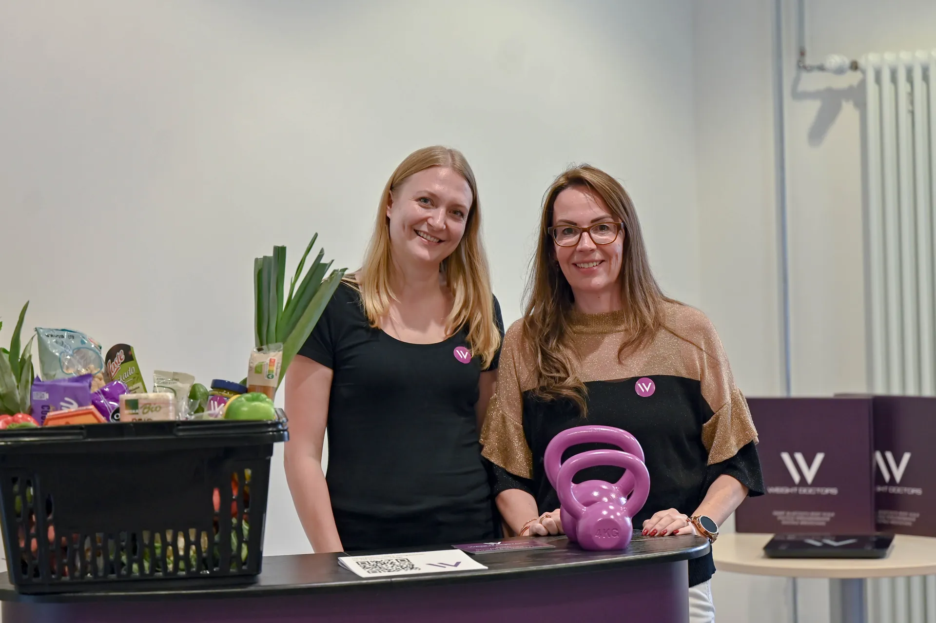 Lächelnde Patientenberaterin aus dem Team der Weight Doctors